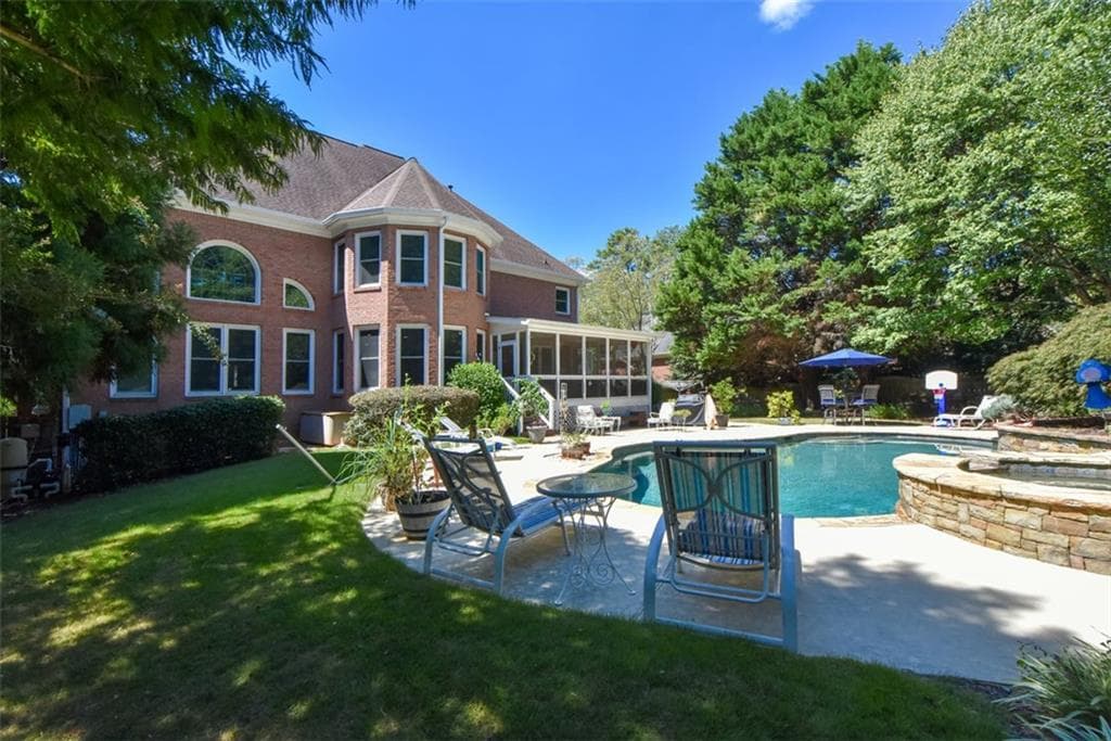 5 bedroom, 6 bathroom, 6,148 sq ft single family residence under contract at 1528 Greensboro Way, Grayson, GA 30017 — photo 5