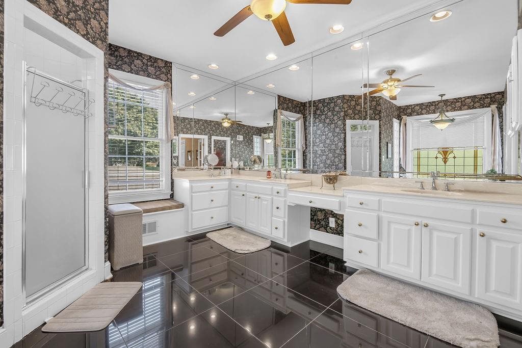 5 bedroom, 5 bathroom, 4,870 sq ft single family residence under contract at 3129 Pier I, Jonesboro, GA 30236 — photo 7
