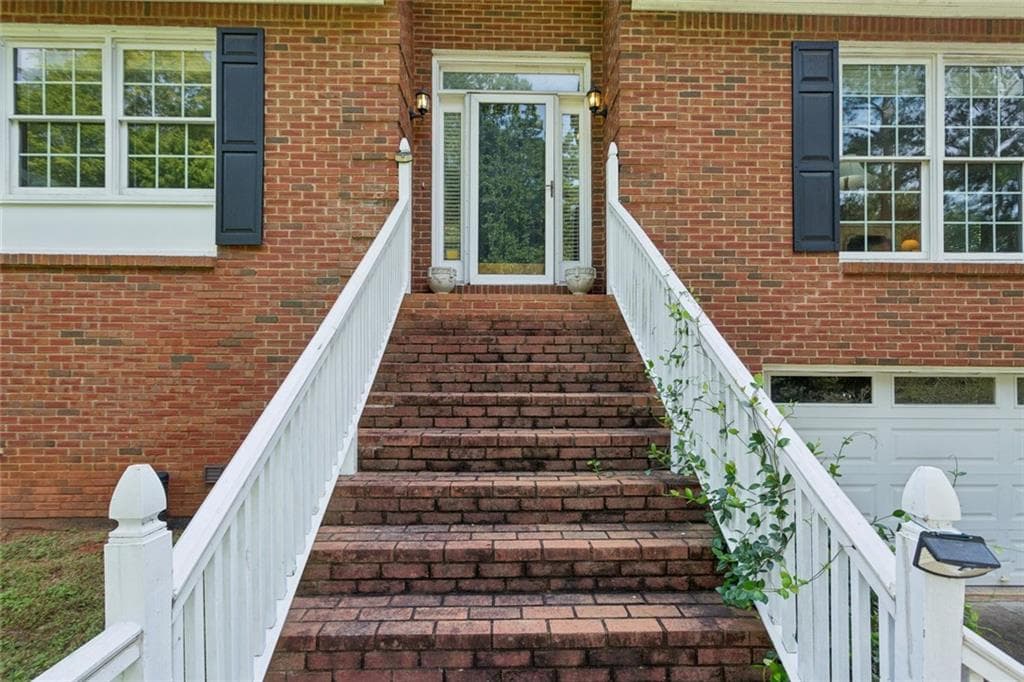 4 bedroom, 3 bathroom, 2,184 sq ft single family residence for sale at 1802 Hunters Glen, Marietta, GA 30062 — photo 10