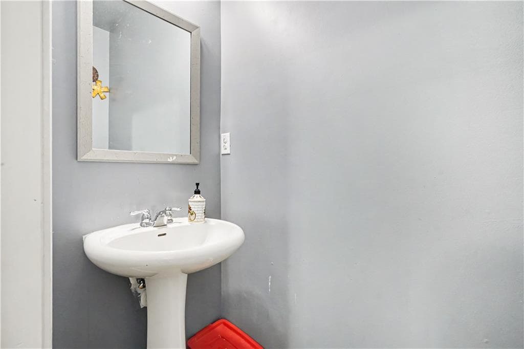 3 bedroom, 3 bathroom, 1,832 sq ft single family residence for sale at 1431 Turning Leaf Lane, Pendergrass, GA 30567 — photo 9