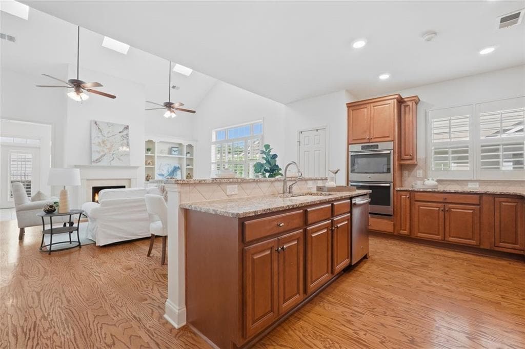3 bedroom, 3 bathroom, 3,137 sq ft townhouse for sale at 1425 Archstone Drive, Cumming, GA 30041 — photo 6