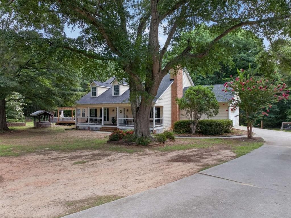 5 bedroom, 3 bathroom, 4,511 sq ft single family residence for sale at 410 Old Highway 81, Oxford, GA 30054 — photo 3