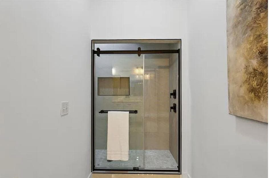 5 bedroom, 6 bathroom, 3,900 sq ft single family residence for sale at 2438 2nd Street, Atlanta, GA 30318 — photo 6