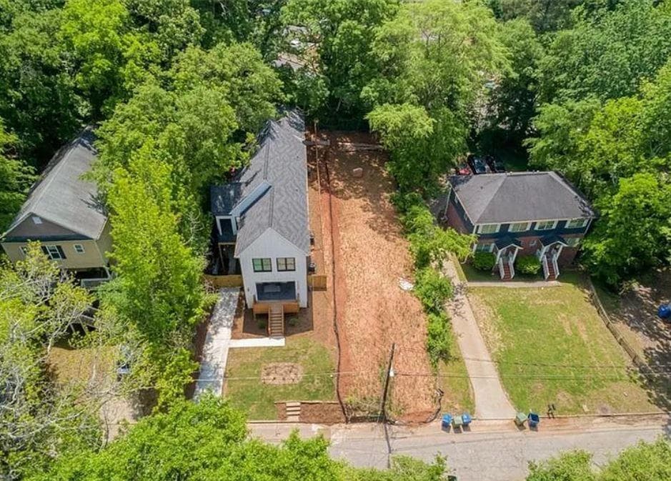 5 bedroom, 6 bathroom, 3,900 sq ft single family residence for sale at 2438 2nd Street, Atlanta, GA 30318 — photo 7