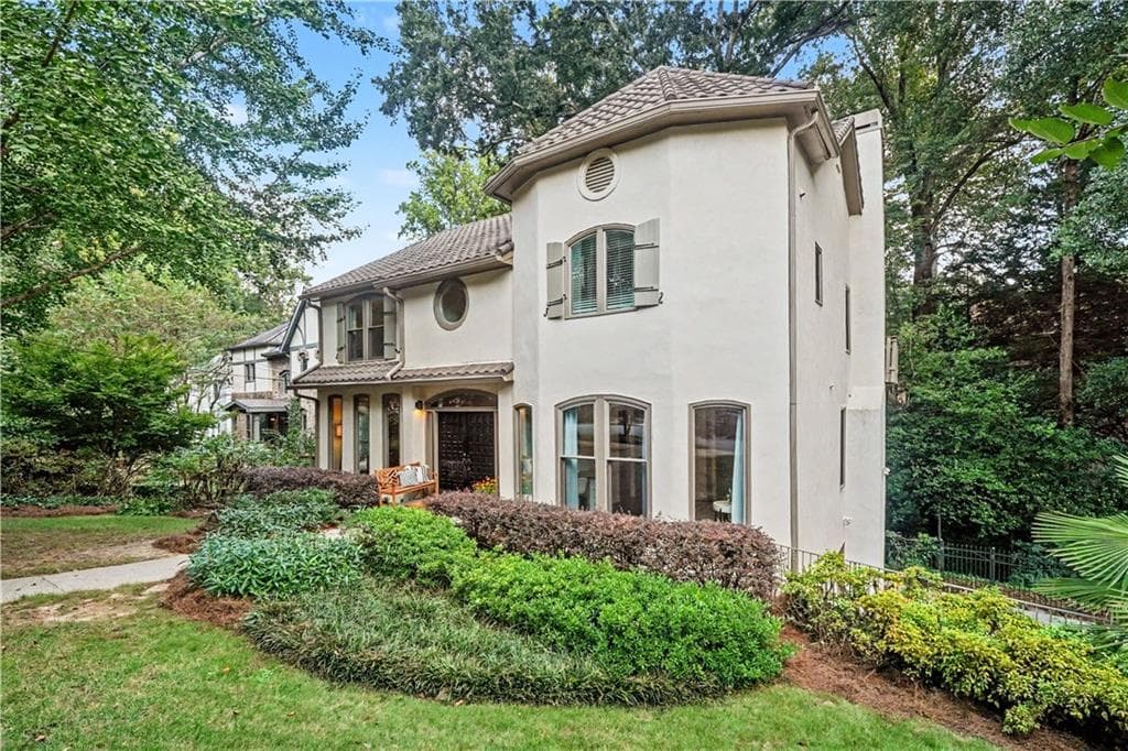 5 bedroom, 4 bathroom, 4,158 sq ft single family residence for sale at 700 Elkmont Drive, Atlanta, GA 30306 — photo 3