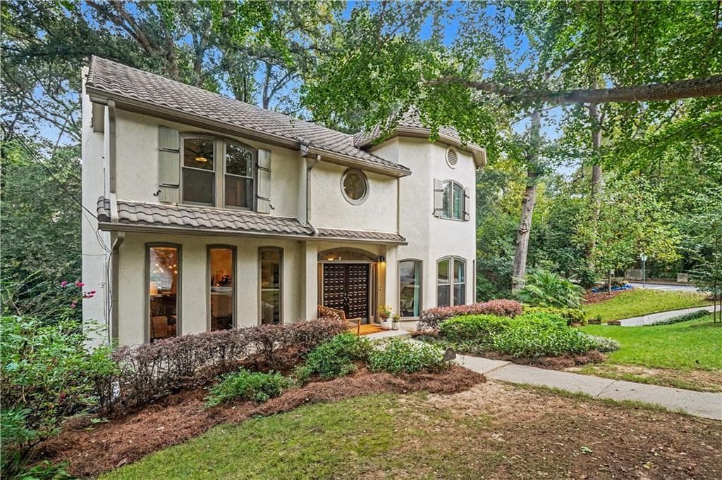 5 bedroom, 4 bathroom, 4,158 sq ft single family residence for sale at 700 Elkmont Drive, Atlanta, GA 30306 — photo 4