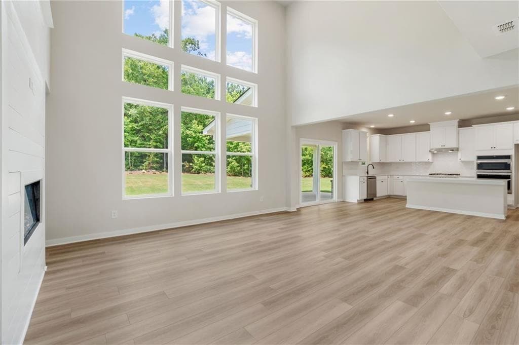 5 bedroom, 3 bathroom, 2,987 sq ft single family residence for sale at 136 Serenade Creek Road, Mcdonough, GA 30252 — photo 5