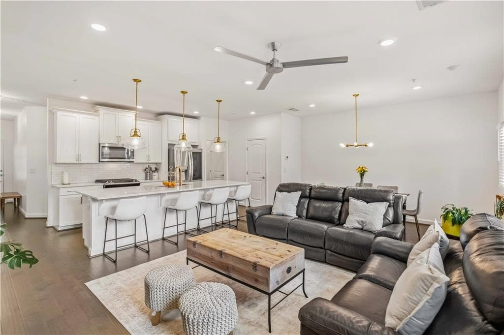 3 bedroom, 3 bathroom, 1,865 sq ft townhouse for sale at 1256 Herty Drive, Marietta, GA 30062 — photo 7