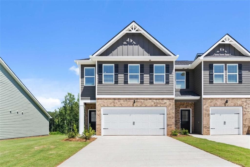 4 bedroom, 3 bathroom, 1,827 sq ft single family residence under contract at 8324 Columbia Court, Palmetto, GA 30268 — photo 2