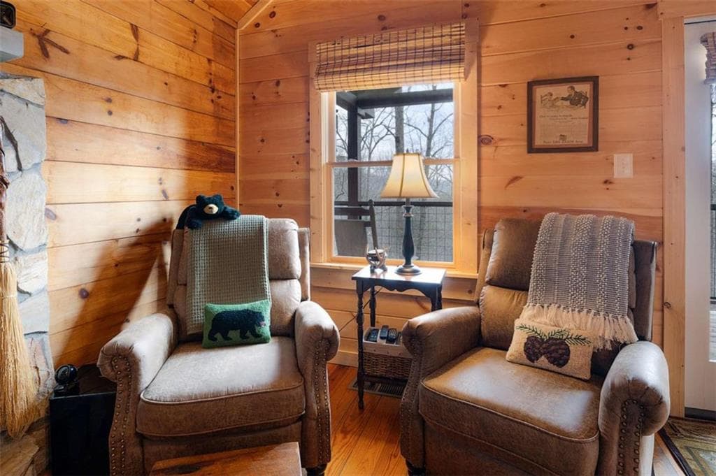 3 bedroom, 3 bathroom, 1,800 sq ft single family residence for sale at 173 Mountain Laurel Lane, Ellijay, GA 30536 — photo 7