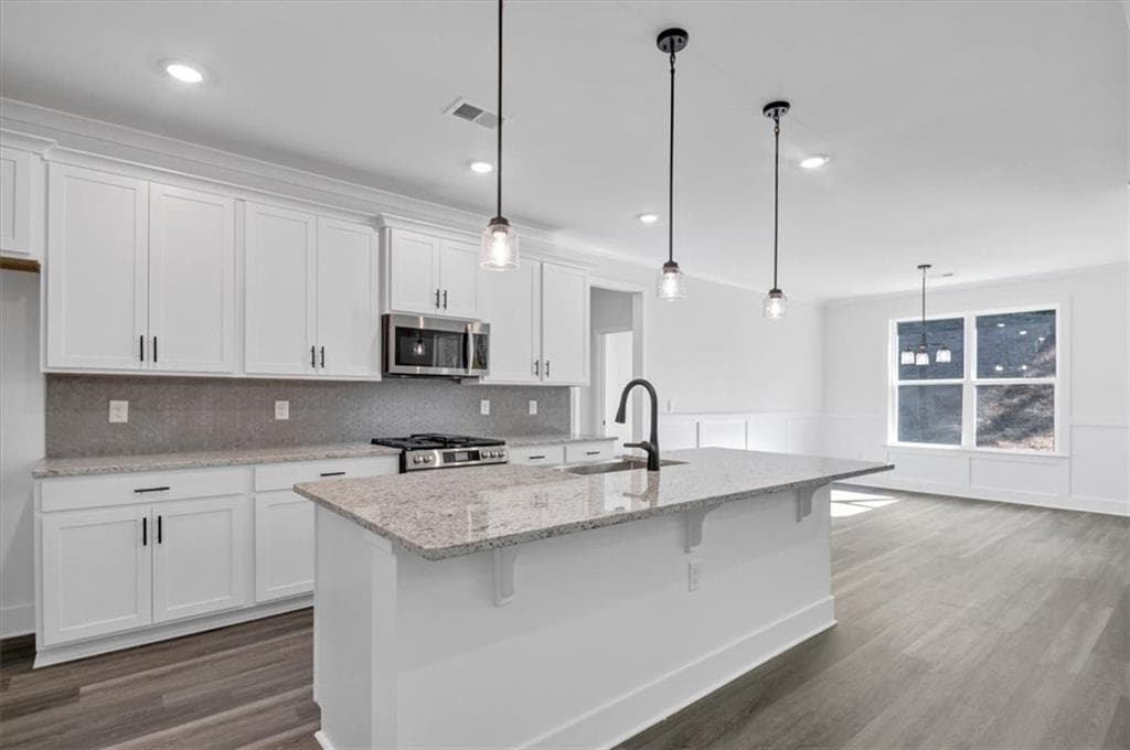 4 bedroom, 3 bathroom, 2,620 sq ft single family residence under contract at 3407 Venice Court, Douglasville, GA 30135 — photo 9