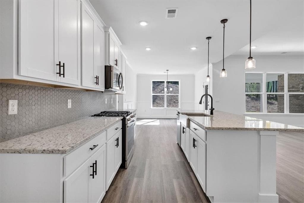 4 bedroom, 3 bathroom, 2,620 sq ft single family residence under contract at 3407 Venice Court, Douglasville, GA 30135 — photo 10
