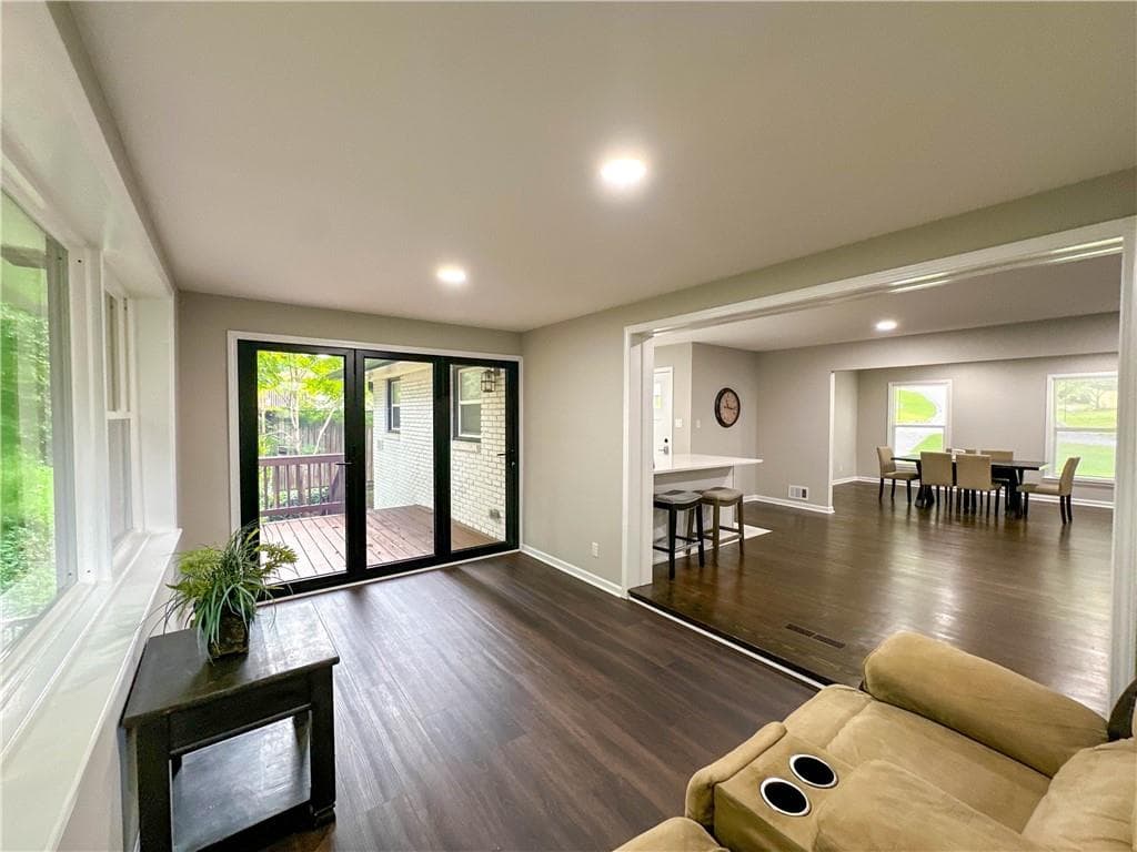 5 bedroom, 4 bathroom, 2,180 sq ft single family residence for sale at 2376 Melinda Drive, Atlanta, GA 30345 — photo 7