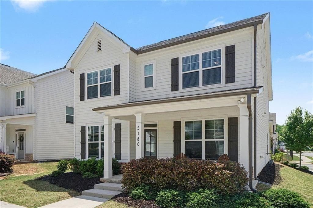 3 bedroom, 3 bathroom, 2,548 sq ft single family residence for sale at 5180 Parkwood Drive, Flowery Branch, GA 30542 — photo 2