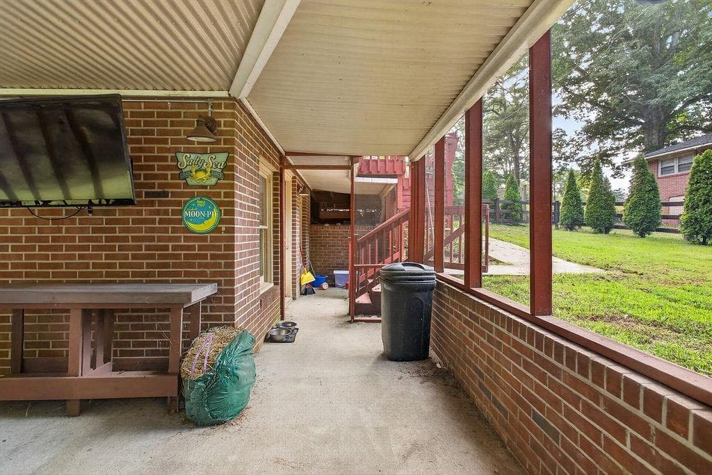 3 bedroom, 3 bathroom, 1,925 sq ft single family residence for sale at 200 1/ 2 Pine Street, Barnesville, GA 30204 — photo 10