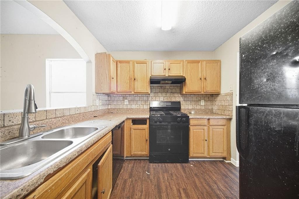 5 bedroom, 3 bathroom, 2,048 sq ft single family residence under contract at 4149 Mistymorn Way, Powder Springs, GA 30127 — photo 9