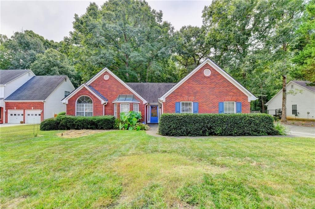 3 bedroom, 2 bathroom, 1,791 sq ft single family residence for sale at 3079 Sweetbriar Walk, Snellville, GA 30039 — photo 2