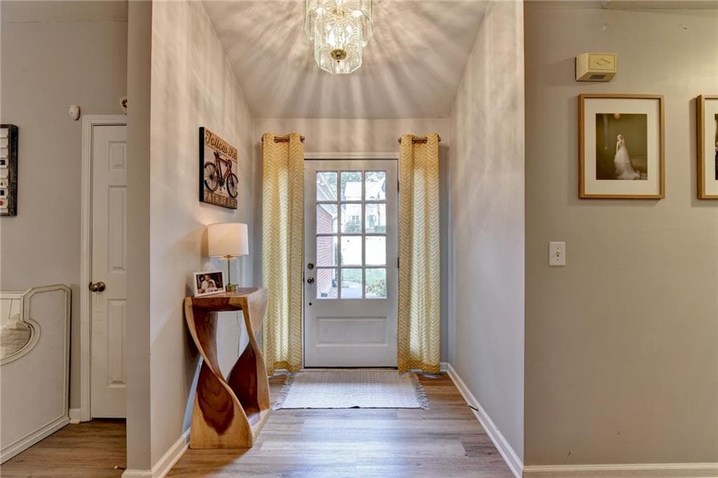 3 bedroom, 2 bathroom, 1,791 sq ft single family residence for sale at 3079 Sweetbriar Walk, Snellville, GA 30039 — photo 5