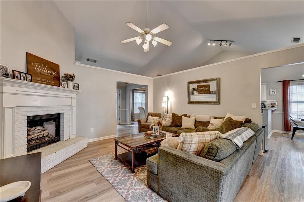 3 bedroom, 2 bathroom, 1,791 sq ft single family residence for sale at 3079 Sweetbriar Walk, Snellville, GA 30039 — photo 7