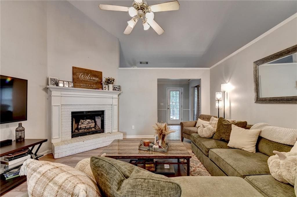 3 bedroom, 2 bathroom, 1,791 sq ft single family residence for sale at 3079 Sweetbriar Walk, Snellville, GA 30039 — photo 9