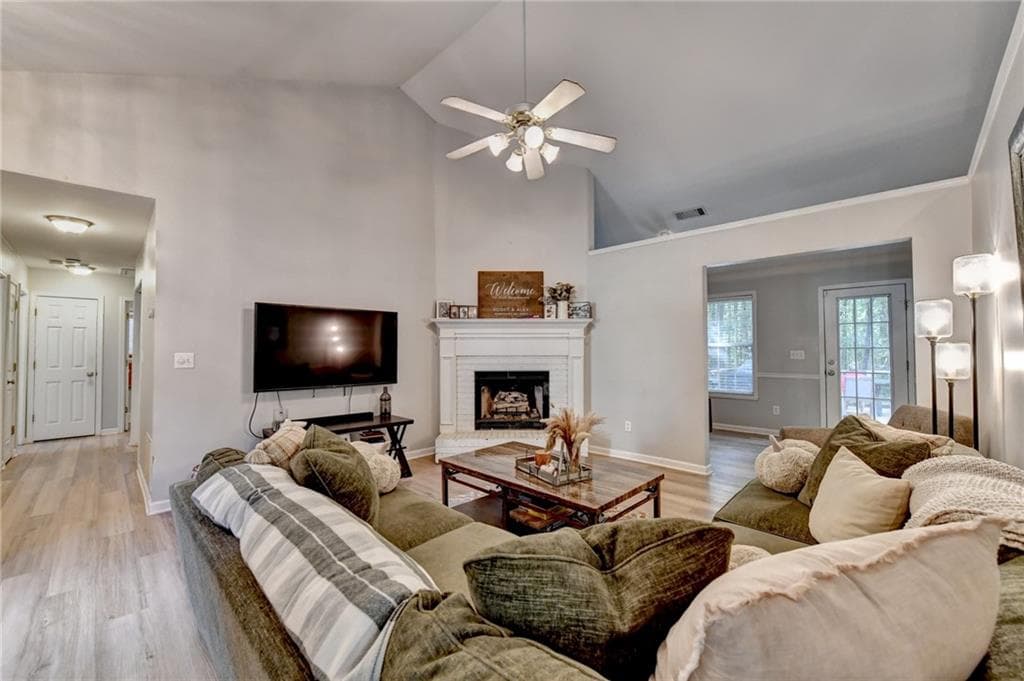 3 bedroom, 2 bathroom, 1,791 sq ft single family residence for sale at 3079 Sweetbriar Walk, Snellville, GA 30039 — photo 10