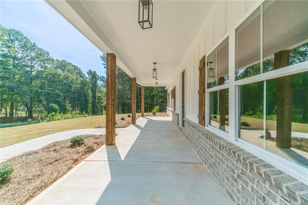 4 bedroom, 3 bathroom, 2,486 sq ft single family residence under contract at 63 Paul Smith Road, Covington, GA 30014 — photo 4