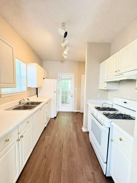 4 bedroom, 3 bathroom, 2,300 sq ft townhouse for rent at 580 Windsor Street, Atlanta, GA 30312 for $2,500 a month — photo 3