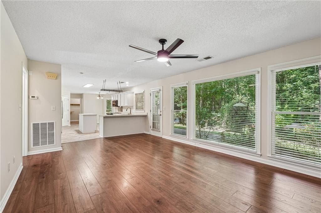 4 bedroom, 3 bathroom, 2,583 sq ft single family residence for sale at 89 Creekside Drive, Dallas, GA 30157 — photo 10