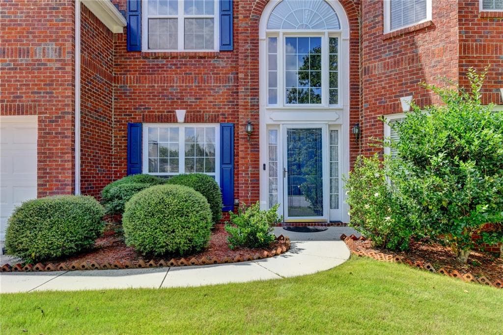 4 bedroom, 3 bathroom, 3,360 sq ft single family residence for sale at 425 Martin Creek Way, Lawrenceville, GA 30045 — photo 3