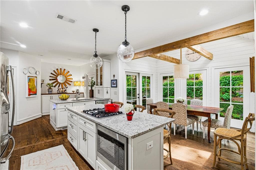 4 bedroom, 4 bathroom, 3,813 sq ft single family residence for sale at 4418 Paces Battle, Atlanta, GA 30327 — photo 7