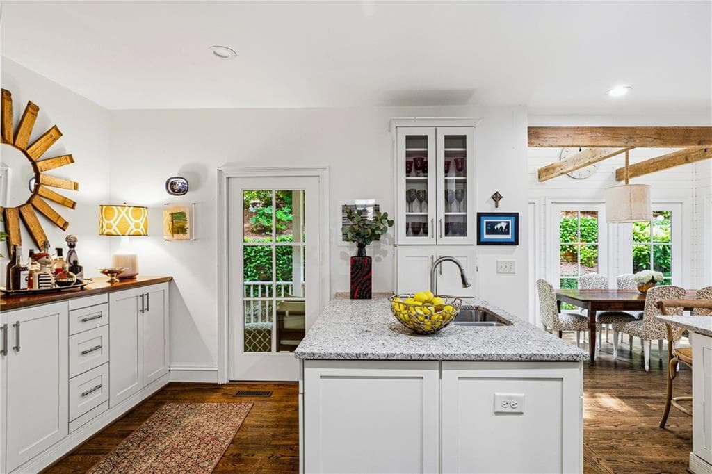 4 bedroom, 4 bathroom, 3,813 sq ft single family residence for sale at 4418 Paces Battle, Atlanta, GA 30327 — photo 8