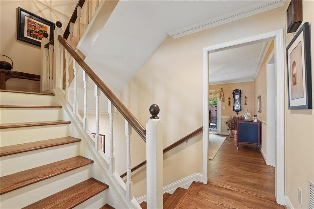 3 bedroom, 3 bathroom, 2,500 sq ft townhouse under contract at 437 The North Chace, Sandy Springs, GA 30328 — photo 5
