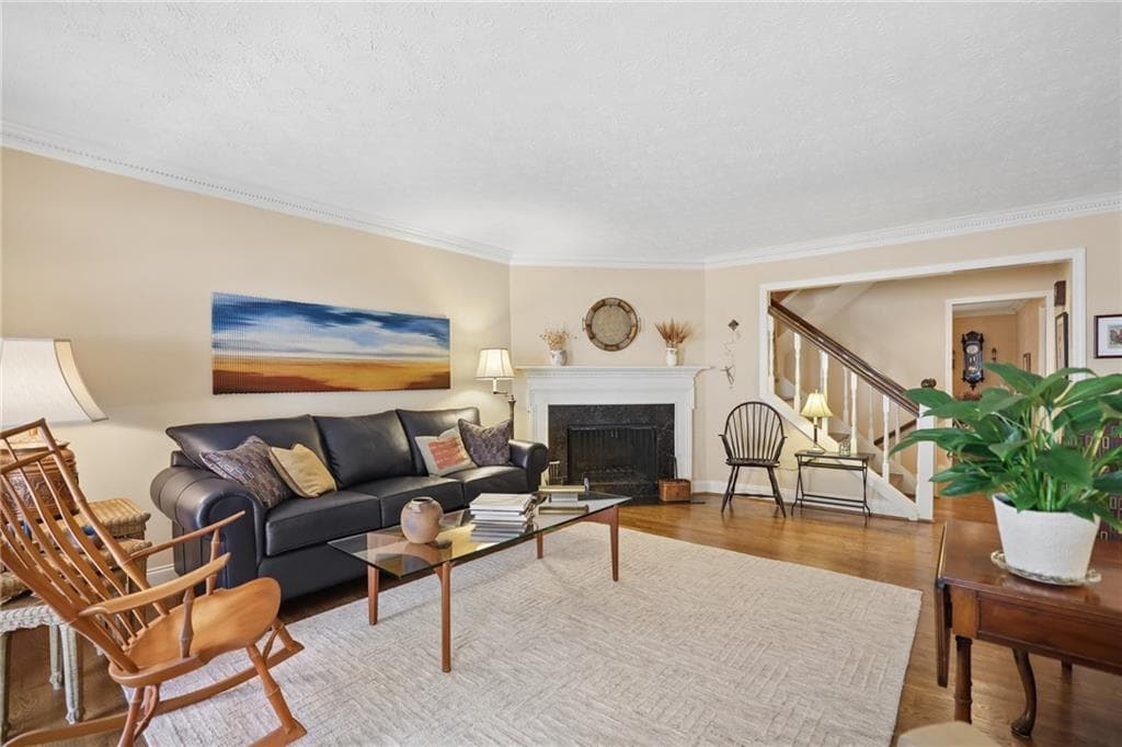 3 bedroom, 3 bathroom, 2,500 sq ft townhouse under contract at 437 The North Chace, Sandy Springs, GA 30328 — photo 8