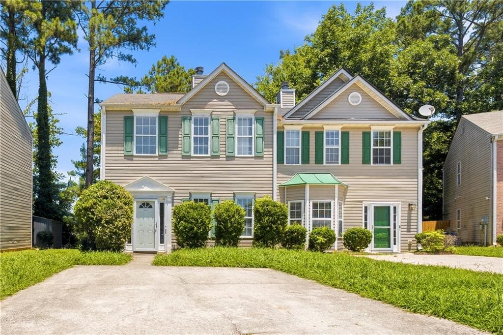 2 bedroom, 3 bathroom, 1,484 sq ft townhouse for sale at 2945 Falling Water Point, Atlanta, GA 30349 — photo 1 of 21