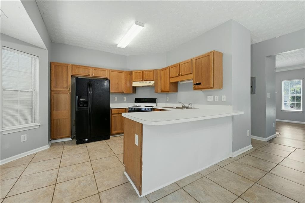 2 bedroom, 3 bathroom, 1,484 sq ft townhouse for sale at 2945 Falling Water Point, Atlanta, GA 30349 — photo 5