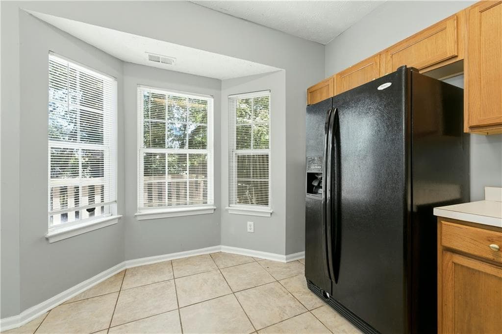 2 bedroom, 3 bathroom, 1,484 sq ft townhouse for sale at 2945 Falling Water Point, Atlanta, GA 30349 — photo 6