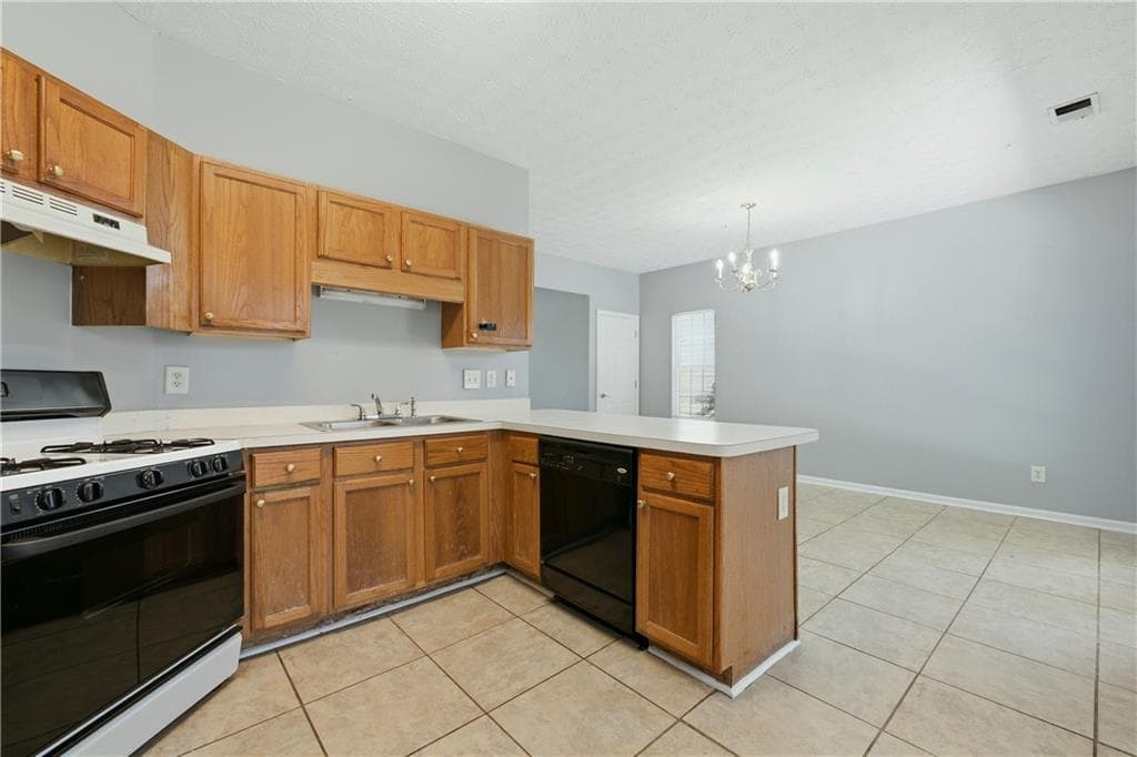 2 bedroom, 3 bathroom, 1,484 sq ft townhouse for sale at 2945 Falling Water Point, Atlanta, GA 30349 — photo 7