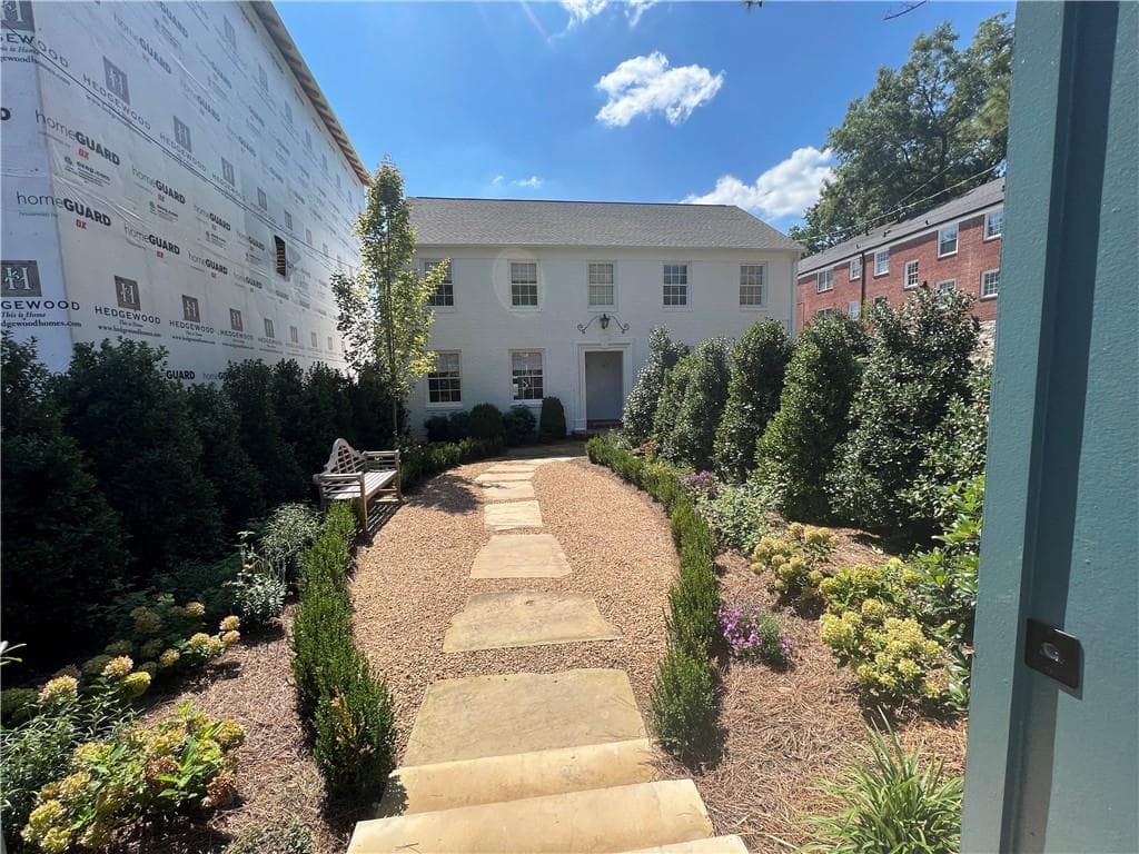 3 bedroom, 2 bathroom, 1,470 sq ft townhouse for sale at 69 Delmont Drive, Atlanta, GA 30305 — photo 3