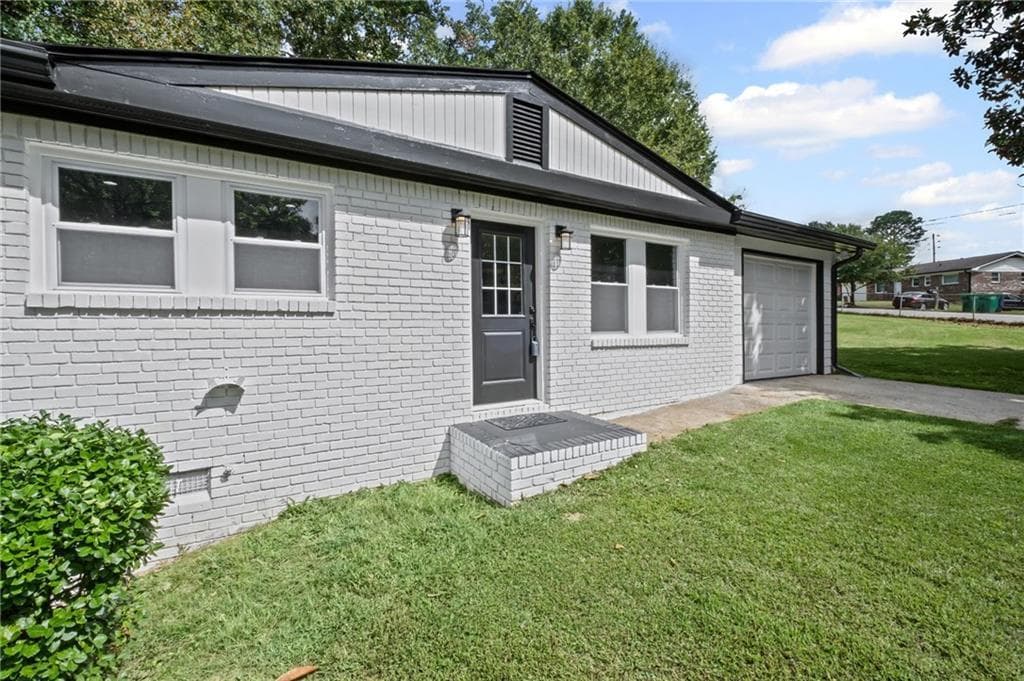 3 bedroom, 2 bathroom, 1,080 sq ft single family residence for rent at 5961 John Street, Austell, GA 30106 for $1,750 a month — photo 3
