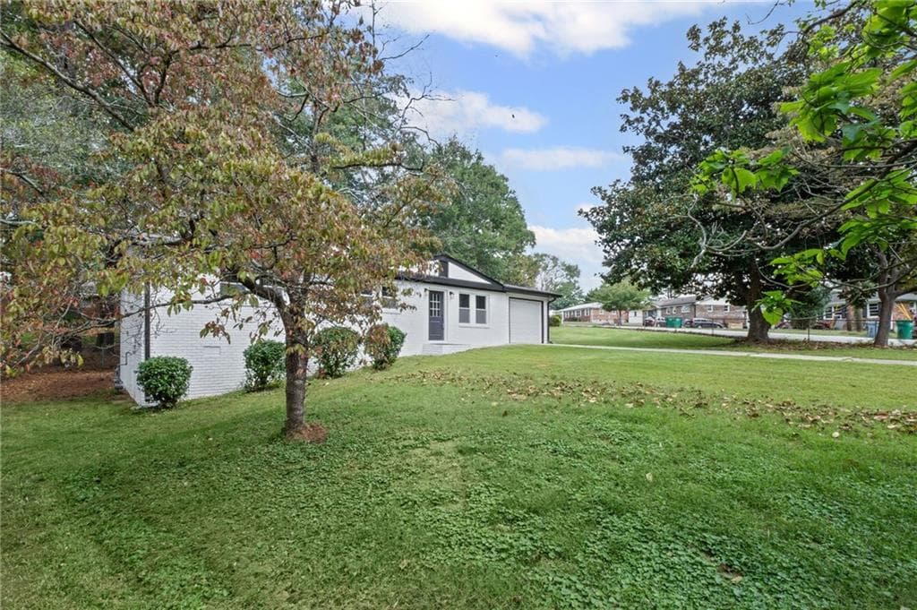 3 bedroom, 2 bathroom, 1,080 sq ft single family residence for rent at 5961 John Street, Austell, GA 30106 for $1,750 a month — photo 5
