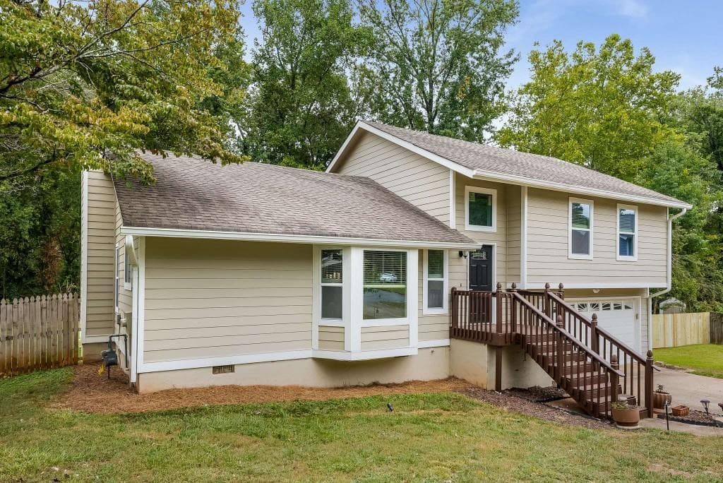 3 bedroom, 2 bathroom, 1,466 sq ft single family residence for rent at 9745 Loblolly Lane, Roswell, GA 30075 for $2,900 a month — photo 2