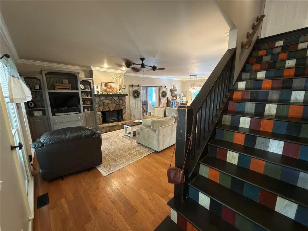 5 bedroom, 4 bathroom, 3,822 sq ft single family residence for sale at 399 Grindstone Creek Drive, Clarkesville, GA 30523 — photo 5