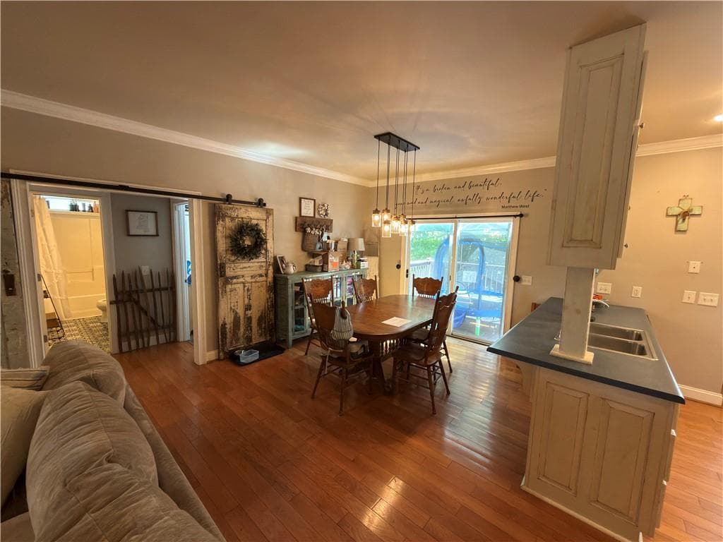 5 bedroom, 4 bathroom, 3,822 sq ft single family residence for sale at 399 Grindstone Creek Drive, Clarkesville, GA 30523 — photo 7