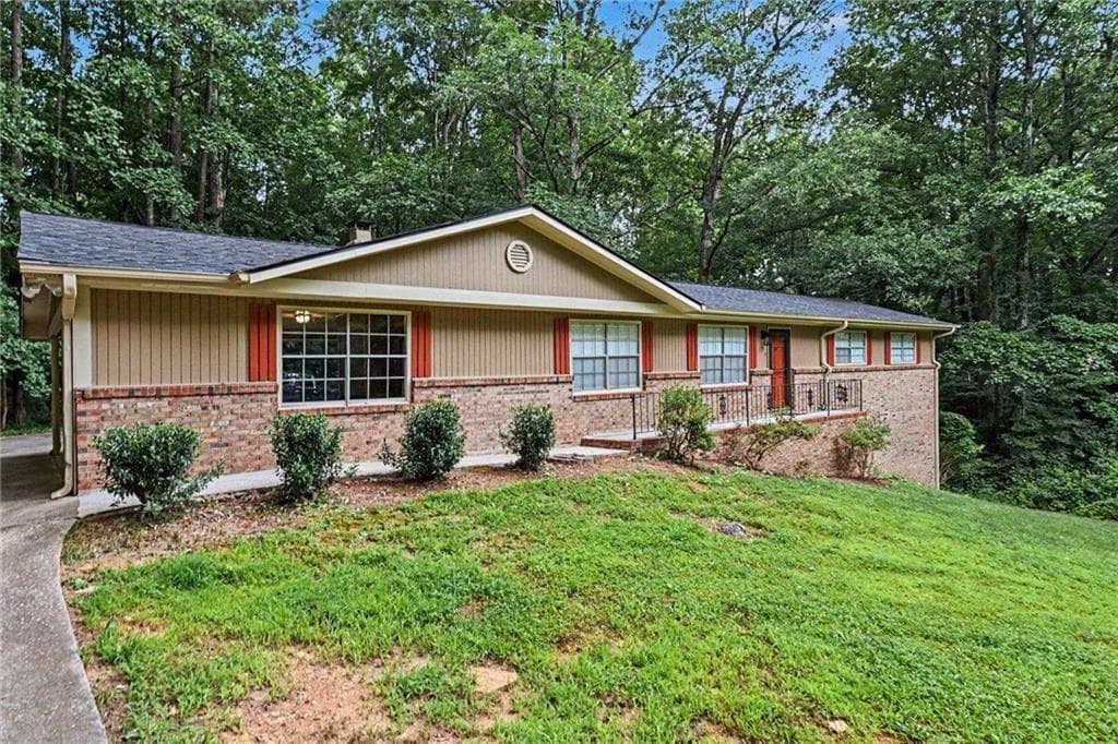 3 bedroom, 2 bathroom, 1,368 sq ft single family residence for sale at 2216 Chestnut Log Drive, Lithia Springs, GA 30122 — photo 2