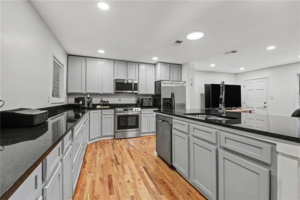3 bedroom, 2 bathroom, 1,368 sq ft single family residence for sale at 2216 Chestnut Log Drive, Lithia Springs, GA 30122 — photo 4