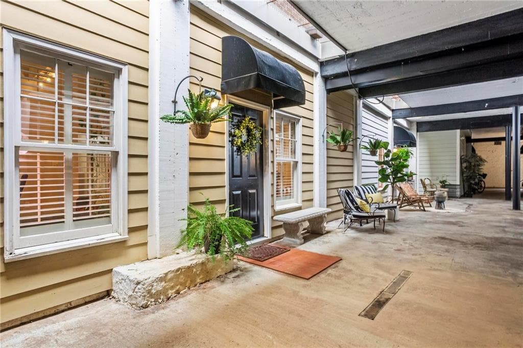 1 bedroom, 1 bathroom, 706 sq ft condominium for sale at 1026 Saint Charles Avenue 11, Atlanta, GA 30306 — photo 4