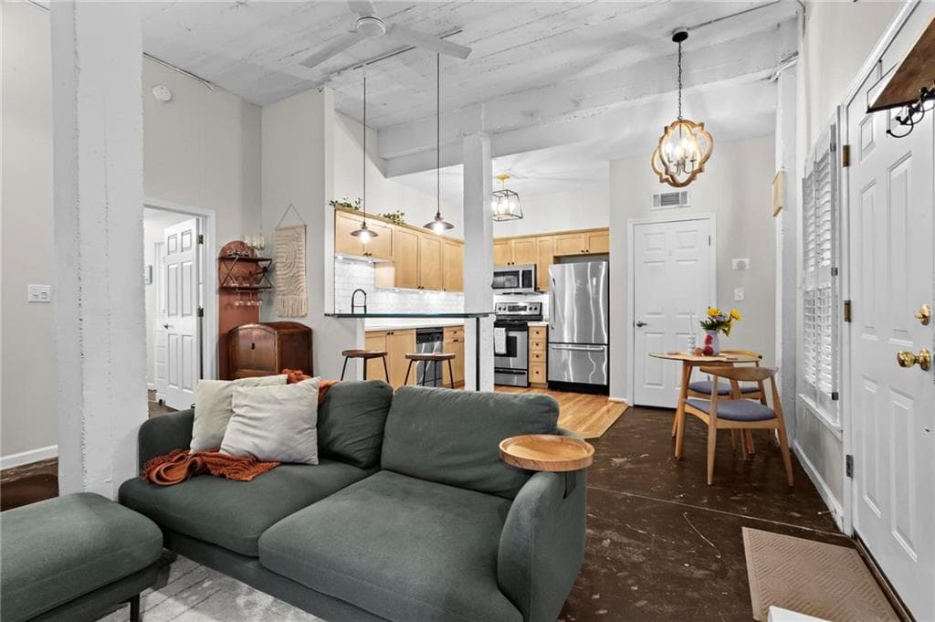 1 bedroom, 1 bathroom, 706 sq ft condominium for sale at 1026 Saint Charles Avenue 11, Atlanta, GA 30306 — photo 9