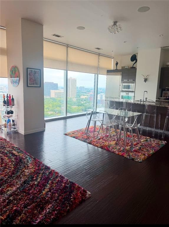 2 bedroom, 2 bathroom, 1,399 sq ft condominium for sale at 45 Ivan Allen Jr Boulevard 2203, Atlanta, GA 30308 — photo 6