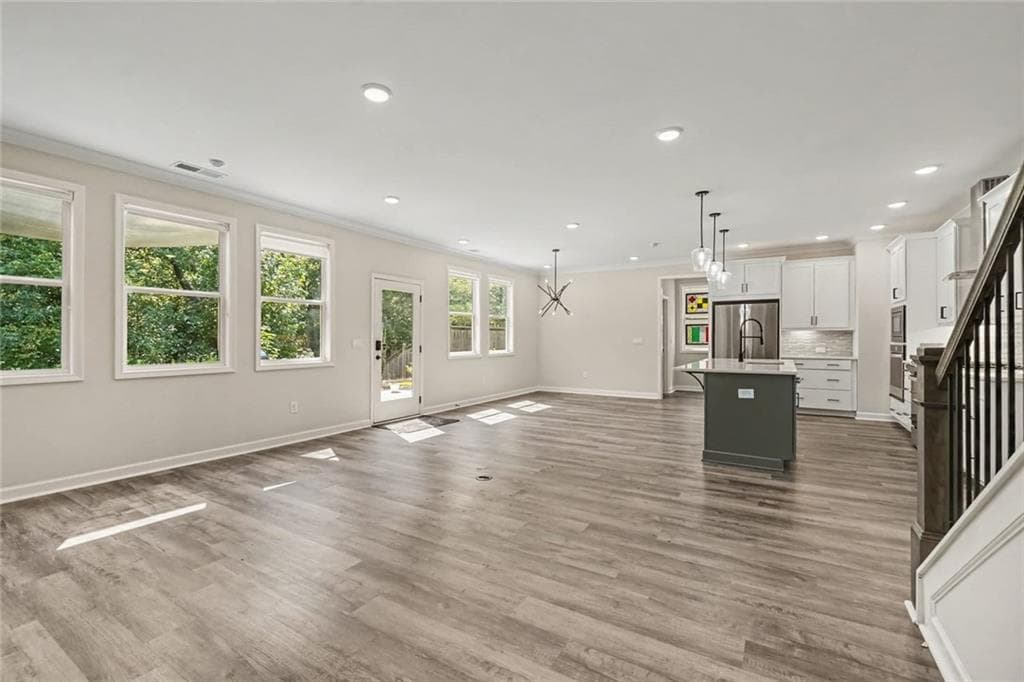5 bedroom, 3 bathroom, 2,951 sq ft single family residence under contract at 3722 Silvery Way, Powder Springs, GA 30127 — photo 8