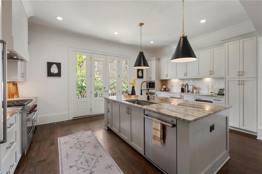 3 bedroom, 4 bathroom, 2,500 sq ft townhouse for sale at 3718 Paige Way, Atlanta, GA 30319 — photo 6